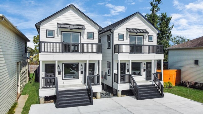 Foto del edificio - 611 E 39th St