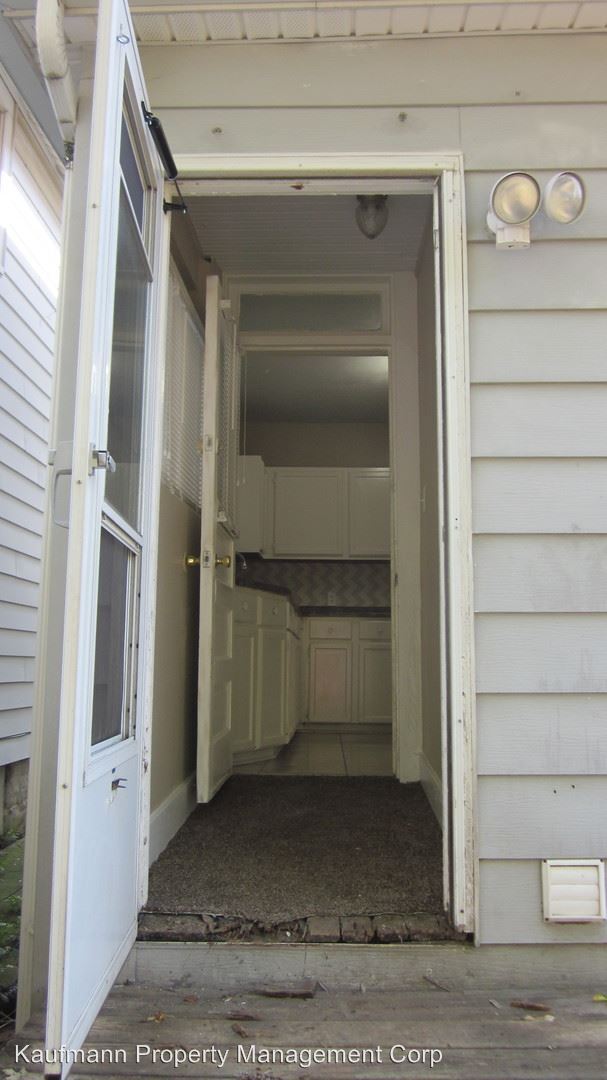 Building Photo - 3 br, 1.5 bath House - 3430 S. Harrison St.
