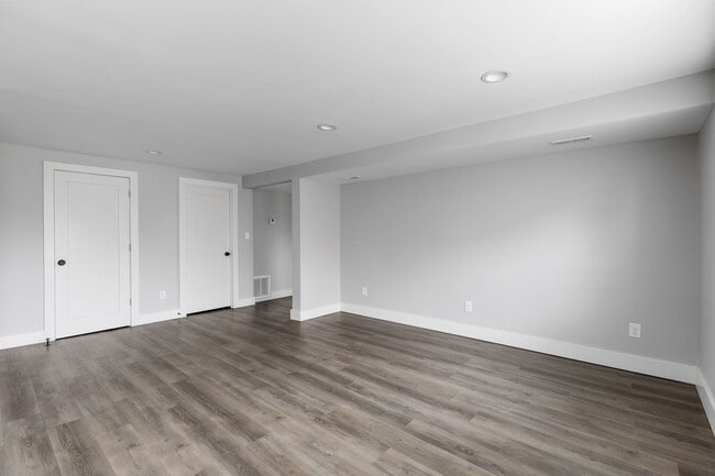 Building Photo - The Square on Delmar