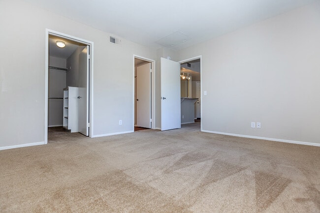 Building Photo - Wood Canyon Villas