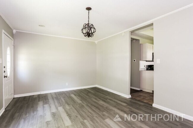 Building Photo - 517 Burgett St