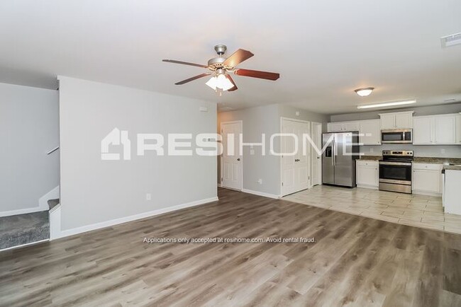 Foto del edificio - 7811 Bell Tower Ln