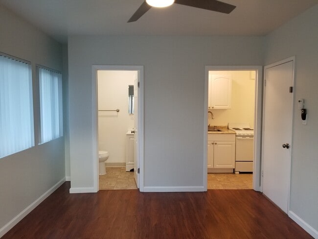 Studio - 1225 Laguna Avenue Apartments