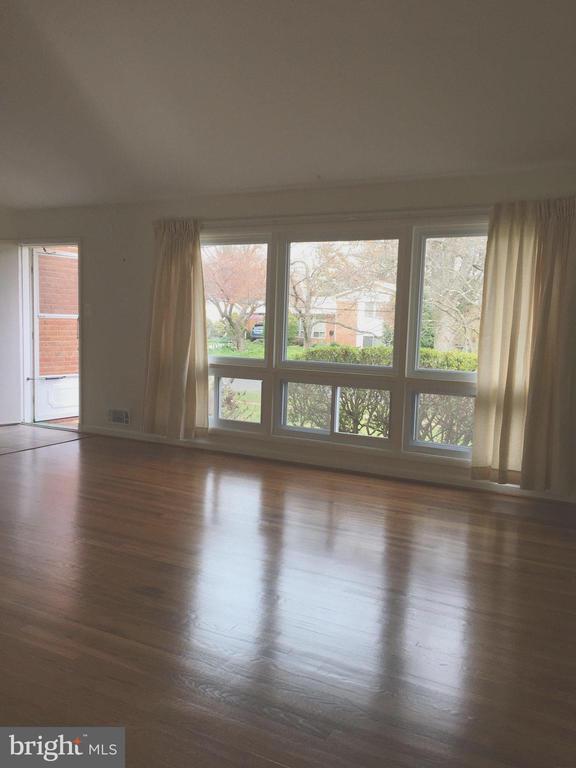 Foto del edificio - 9204 Bardon Rd