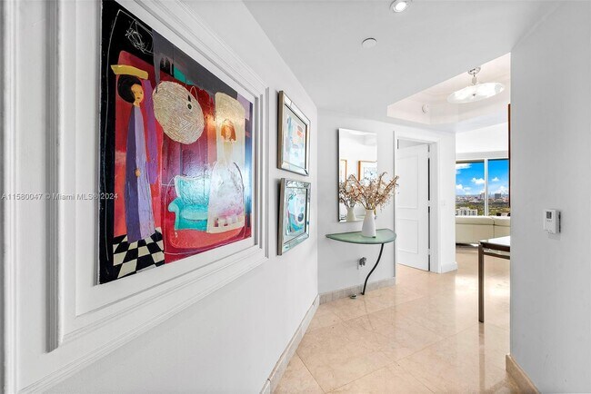 Building Photo - 4775 Collins Ave