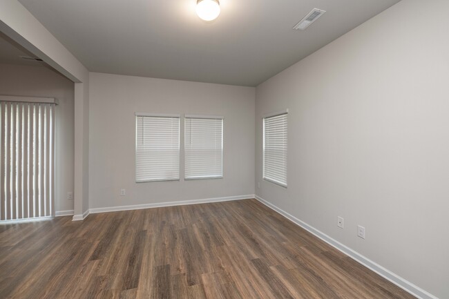 Building Photo - 210 S Bell Ave