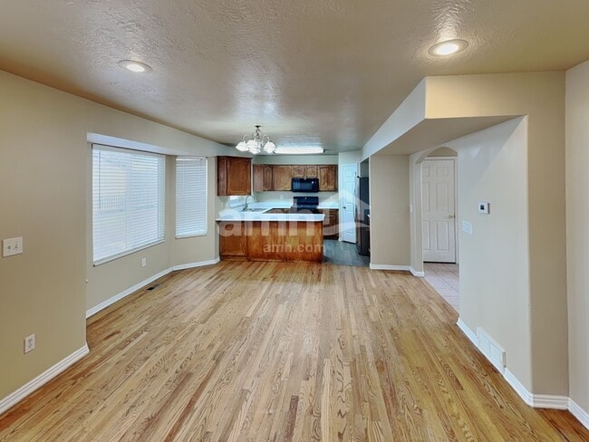 Building Photo - 3750 Suffolk Cir