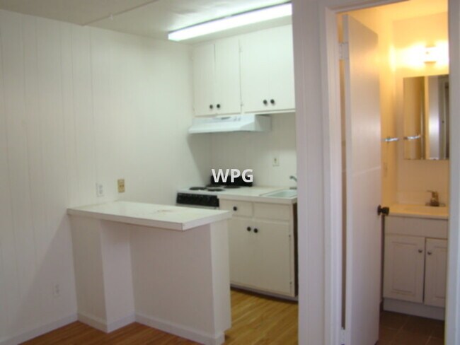 Building Photo - 772 Live Oak Ave