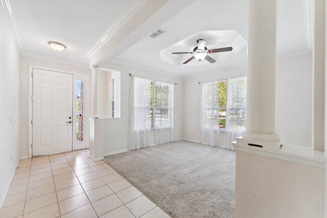 Foto del edificio - Move-in Ready Home with 2 Car Garage in Desirable Summerport Community!