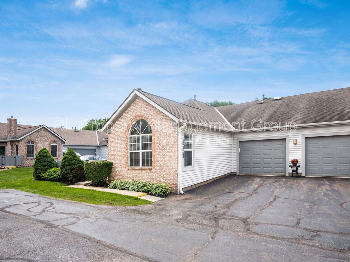 Primary Photo - 1241 Villa Oaks Ct
