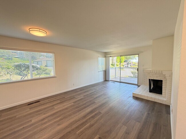 Foto del edificio - Ground floor Condo with sky views, Benicia