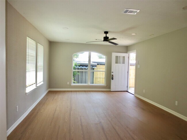 Foto del edificio - 2722 Parker Rd