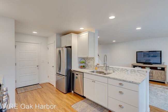 Building Photo - 3 br, 2.5 bath House - 1597 NW 5th Ave
