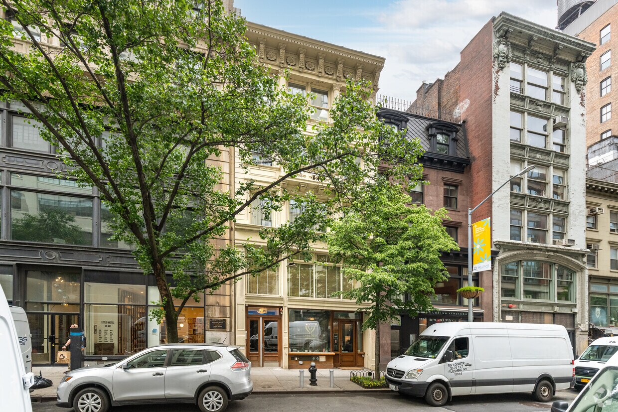 Primary Photo - 44 W 22nd St