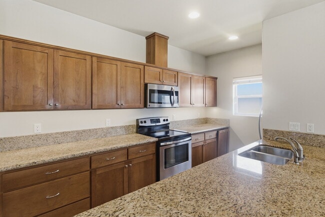 Building Photo - 741 SW Kinsington Ct