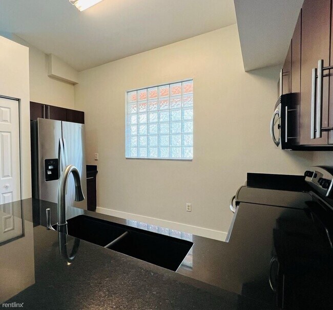 Foto del edificio - 2 br, 2 bath Condo - 6920 SW 39th St # 1001