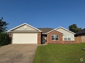 Building Photo - 907 SW Navajo Dr