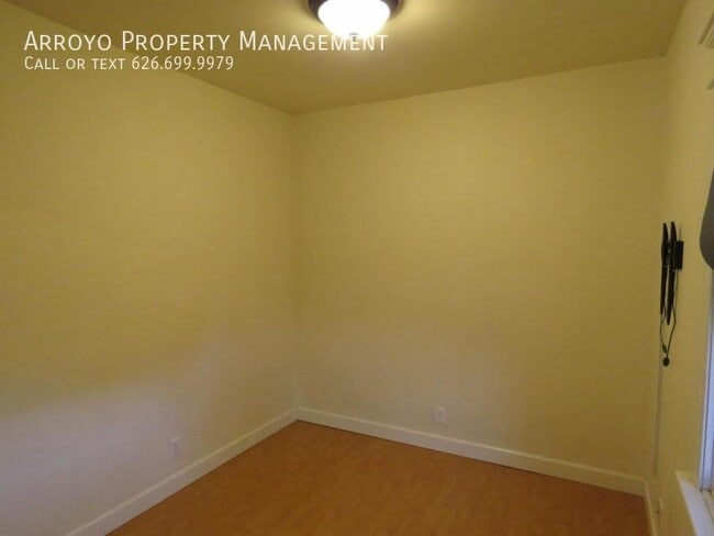 Building Photo - 482 W Hammond