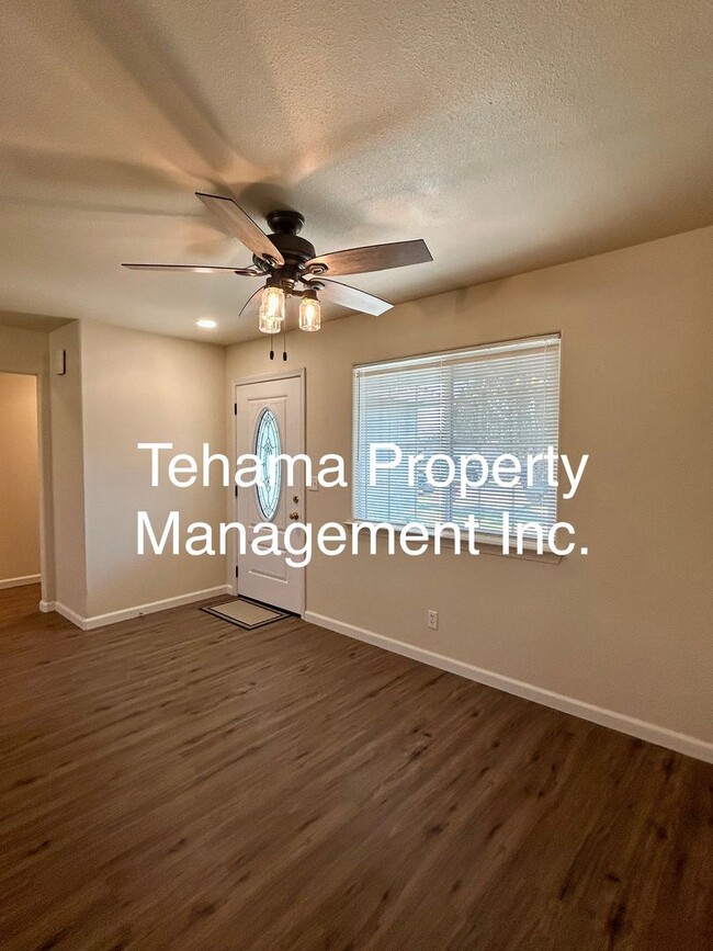 Foto del edificio - Newly remodeled 4 bedroom 2 bathroom