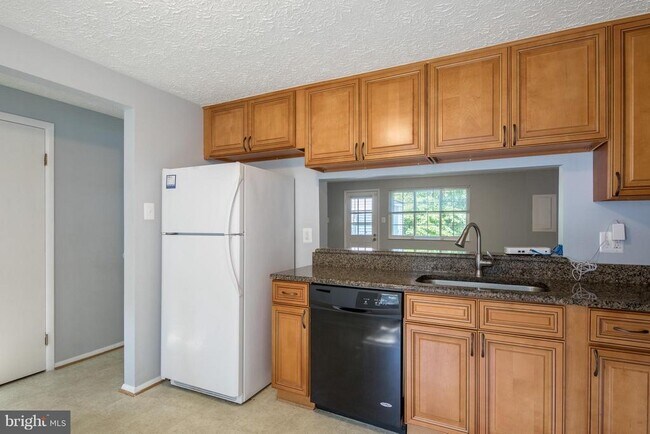 Building Photo - 8334 Windfall Rd