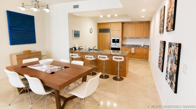Foto del edificio - 15901 Collins Ave