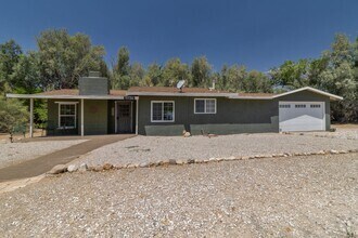 Building Photo - 11136 Kendall Rd