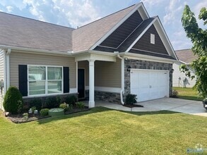Building Photo - 212 Fairbrook Dr