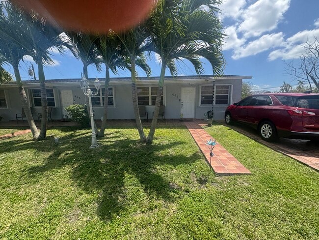 Foto del edificio - 401 SW 78th Pl