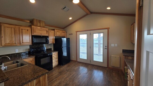 Building Photo - 4330 N Redland Ave