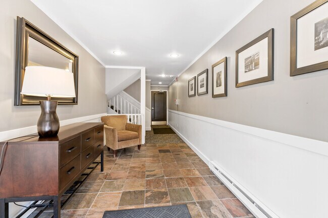 Building Photo - 1707 Boylston Ave