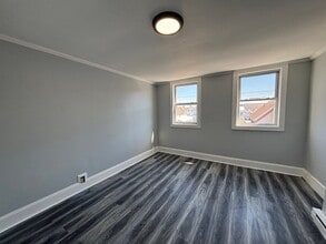 Building Photo - 516 E Jersey St