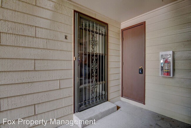 Building Photo - 2 br, 1 bath House - 7720 W 87th Drive Unit k