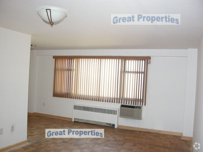 Building Photo - 11820 Edgewater Dr