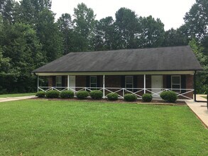 Building Photo - 2008 Grandhaven Dr
