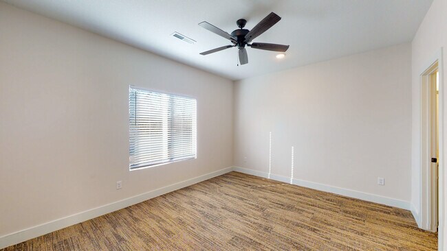 Foto del edificio - 15642 E 21st Ct N