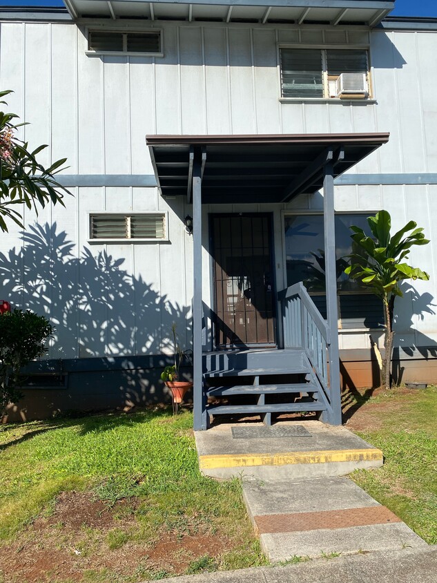 Entrance - 98-939 Noelani St