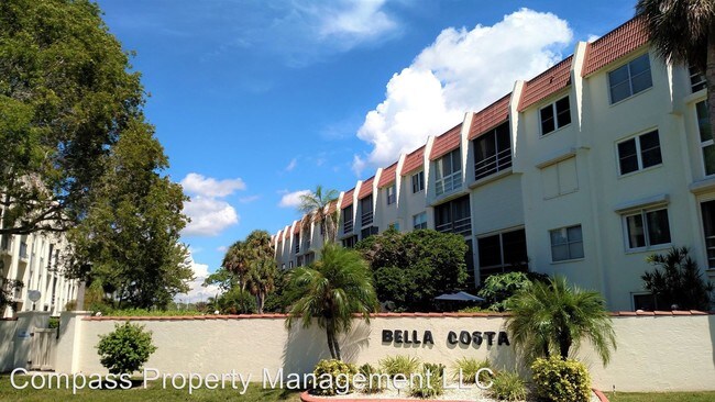 Building Photo - 210 Santa Maria St
