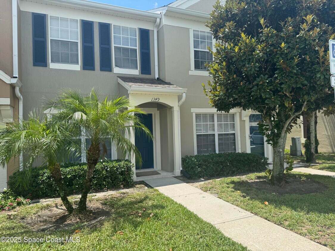 Foto principal - 1349 Hampton Park Ln