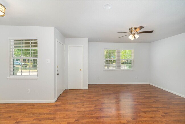 Foto del edificio - Cozy 2BD Home with Modern Touches in Arlington, TX