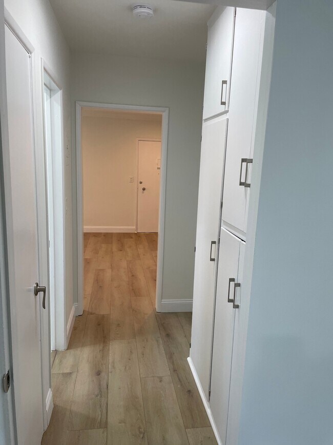 Foto del edificio - 11922 Burbank Blvd