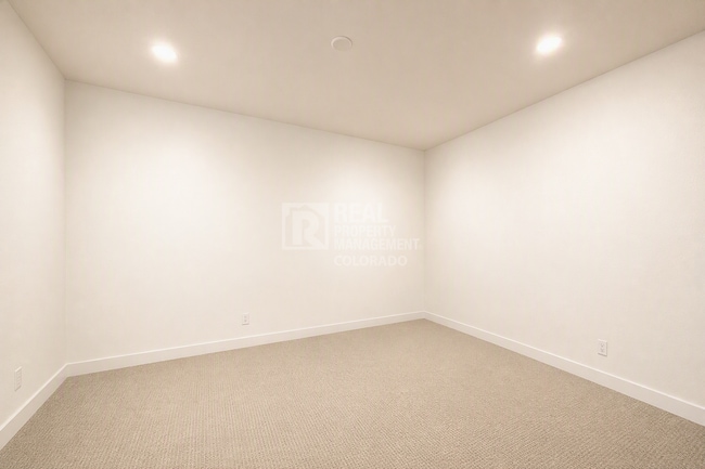 Foto del edificio - 6884 Merseyside Ln