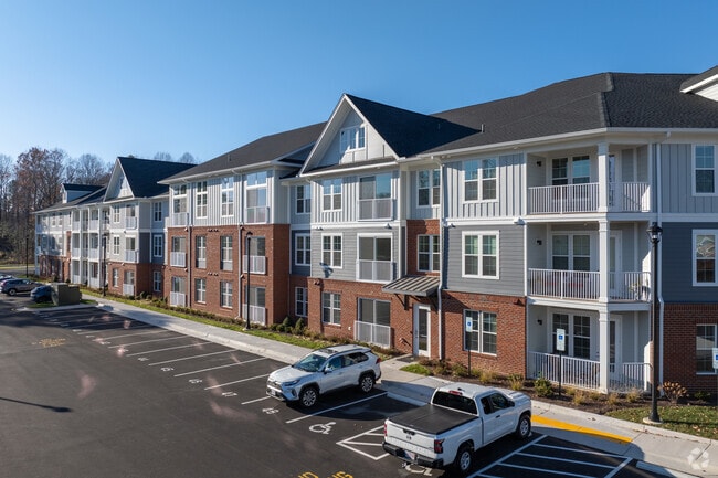 6050 Harbour Green Dr - Lake Forest at Swift Creek