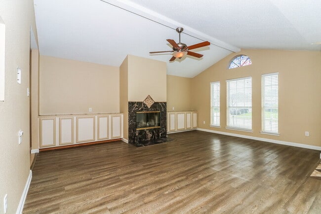 Building Photo - 8145 Waterside Trail