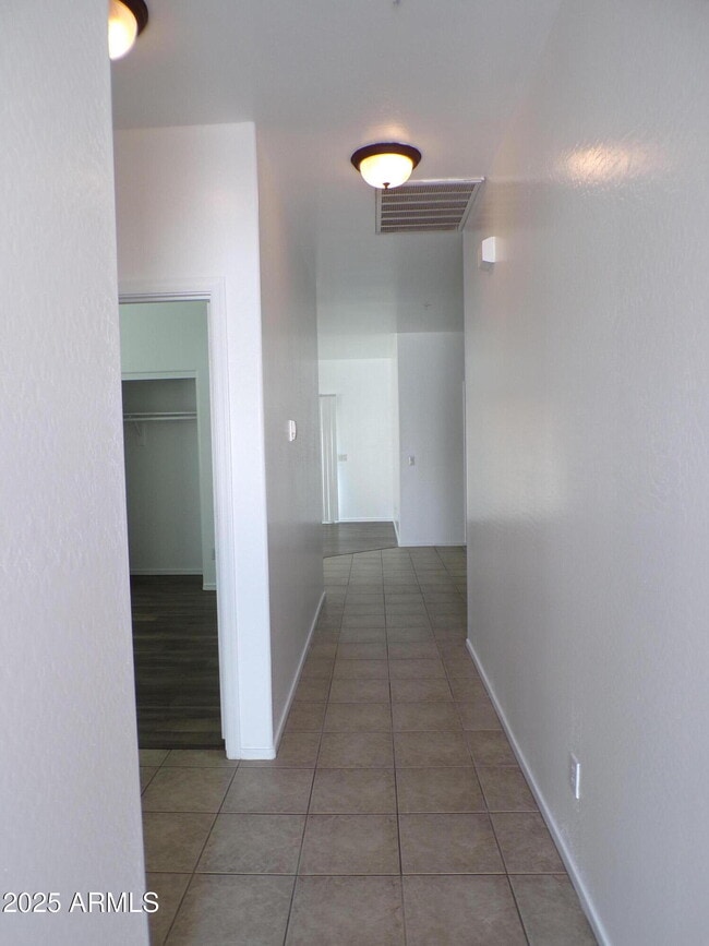 Foto del edificio - 1765 Manzanita Dr