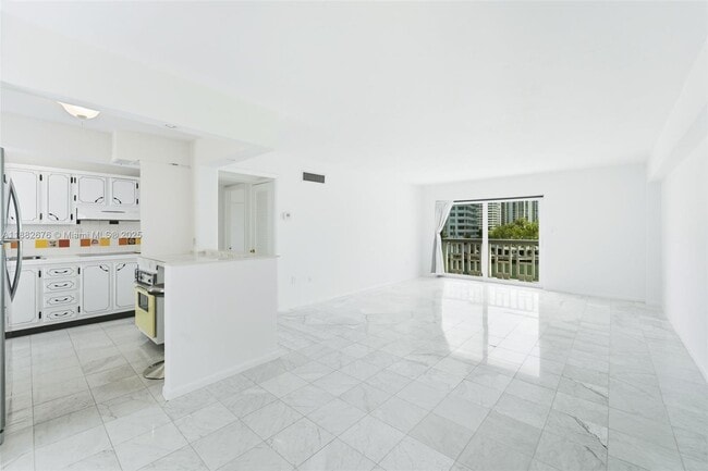 Building Photo - 1662 Lincoln Ct