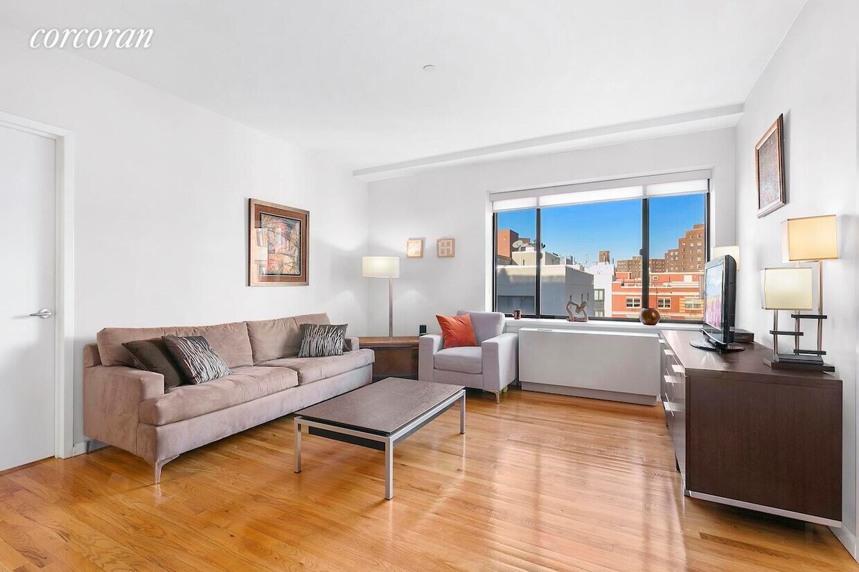 Foto principal - 69 E 130th St