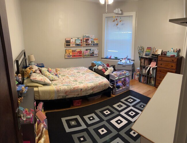 Foto del edificio - 1408 W Warner Ave