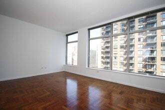 Building Photo - 250 E 54th St
