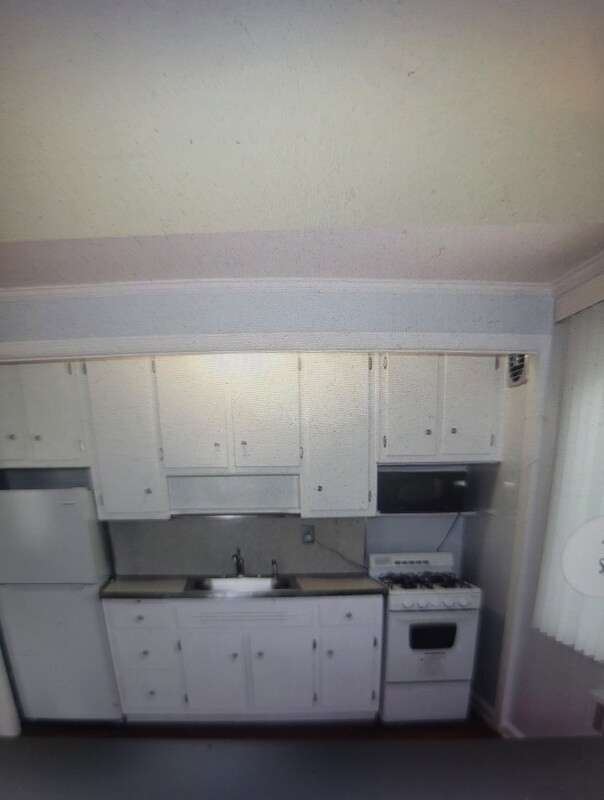 Building Photo - 138-40 63rd Ave