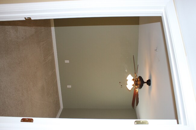 Foto del edificio - 3713 1B-371B Morris Farm Dr